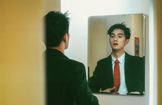 Bài học từ vị tỷ phú mang duy nhất một đôi giày suốt cả năm: Dù giàu hay nghèo, có 1 thứ không được thay đổi