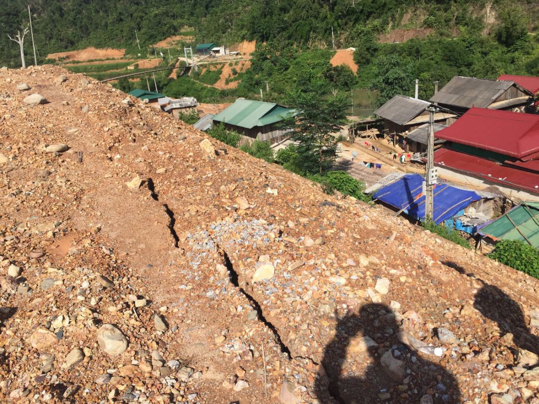 Điện Biên: Khu định cư Si Văn chưa bàn giao đã hư hỏng nặng
