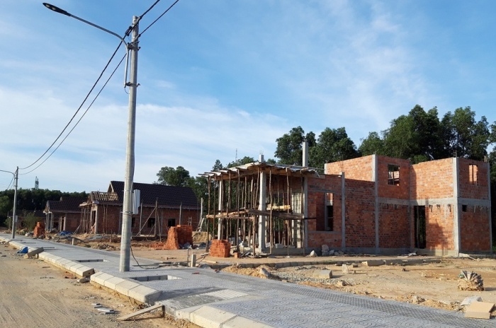 Cận cảnh “phố nhà mới” tái định cư dự án cao tốc Cam Lộ - La Sơn qua Huế