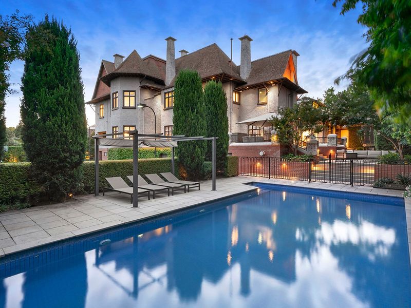 Giá nhà tăng vọt tại các vùng ngoại ô đắt đỏ của Úc bất chấp đại dịch