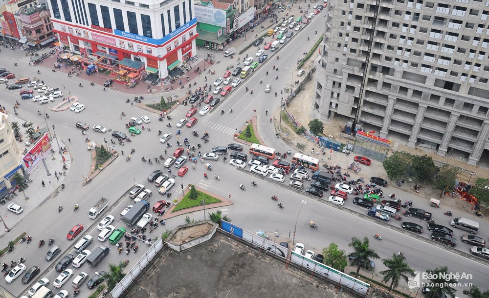 Quy hoạch 'treo' bãi đỗ xe công cộng ở thành phố Vinh