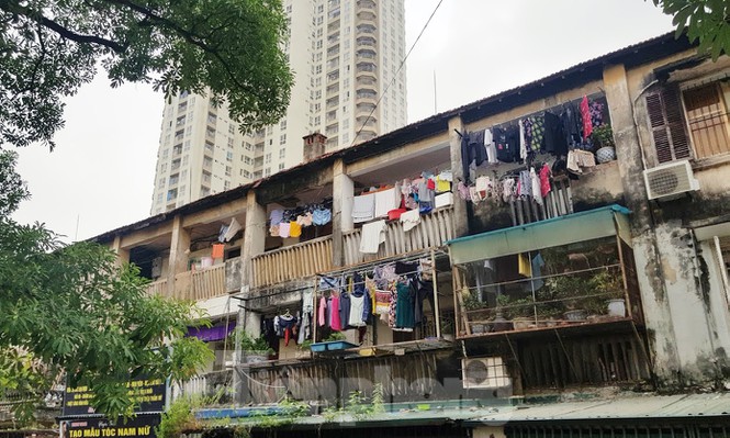 Sống thấp thỏm trong khu tập thể cũ gần 5 thập kỷ giữa Thủ đô - ảnh 2