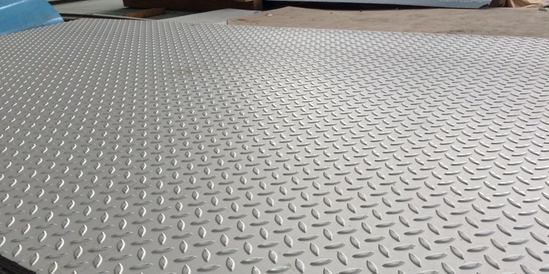 Bảng giá tham khảo thép tấm gân