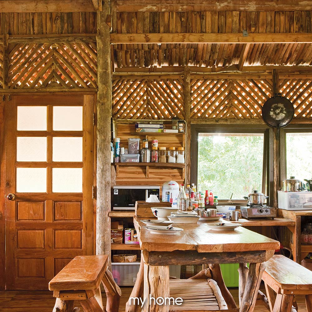 Căn nhà gỗ nhỏ hòa mình với thiên nhiên đẹp hút mắt