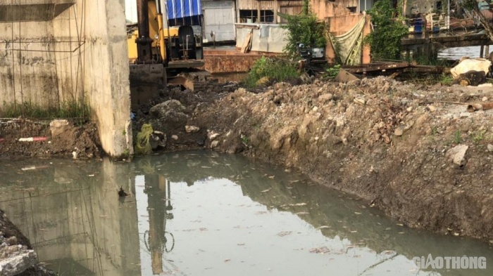 Kiên Giang: Cầu giao thông xây 3 năm chưa xong vì... nhà thầu bỏ trốn 2