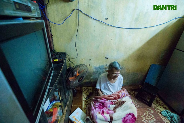 Cuộc sống bên trong những căn nhà “khổ nhất” phố cổ Hà Nội - 5 Cuộc sống bên trong những căn nhà “khổ nhất” phố cổ Hà Nội - 5