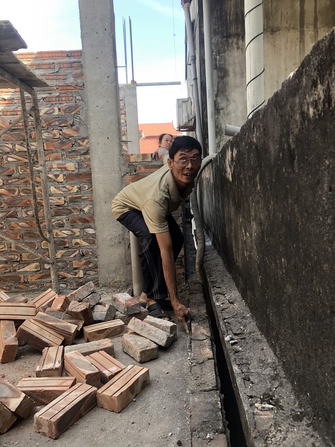 Mâu thuẫn cả chục năm trời vì một bức tường  ảnh 2