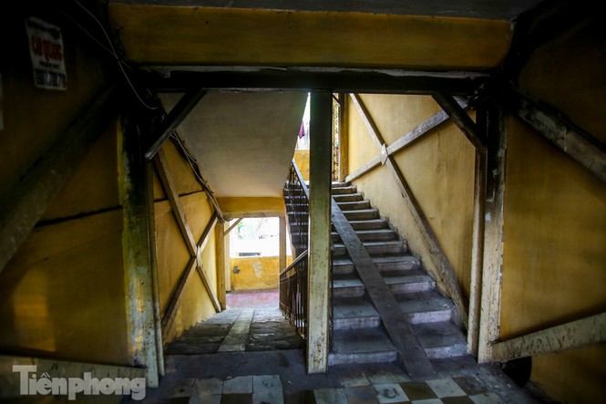 Nghịch lý tại những khu chung cư nguy hiểm bậc nhất Thủ đô - ảnh 5