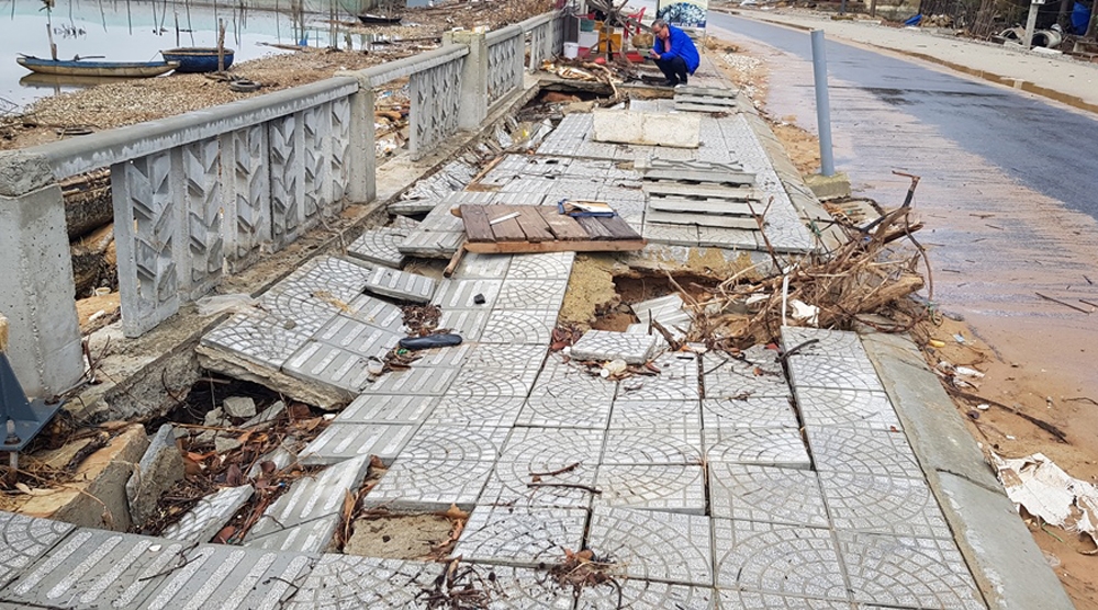 Thừa Thiên – Huế: Dân nghi ngờ công trình 160 tỷ đồng thiết kế, thi công ẩu gây hư hỏng nghiêm trọng? thua thien hue dan nghi ngo cong trinh 160 ty dong thiet ke thi cong au gay hu hong nghiem trong