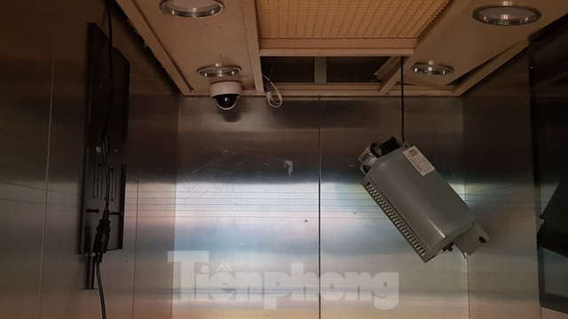 Hiện trường vụ rơi thang máy khiến nhiều người bị thương ở Hà Nội - Ảnh 11. Hiện trường vụ rơi thang máy khiến nhiều người bị thương ở Hà Nội - Ảnh 11.