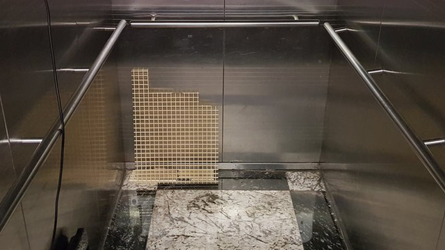 Hiện trường vụ rơi thang máy khiến nhiều người bị thương ở Hà Nội - Ảnh 12. Hiện trường vụ rơi thang máy khiến nhiều người bị thương ở Hà Nội - Ảnh 12.