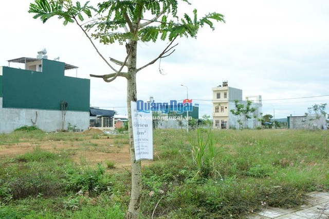 'Còng lưng' trả nợ vì lướt sóng theo đất bằng tiền ngân hàng