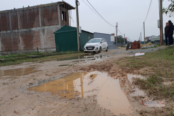 Bỏ tiền tỉ mua đất nhưng không thể làm nhà vì đường vào còn nằm trên giấy