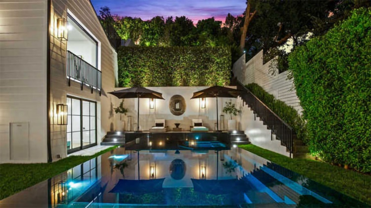 Singer Rihanna's $13.8 million mansion in Beverly Hills