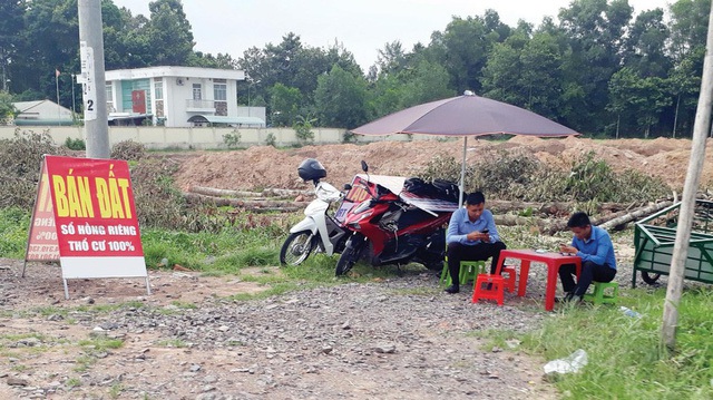 Sốt đất hạ nhiệt: Giá bất động sản cắm đầu lao dốc?