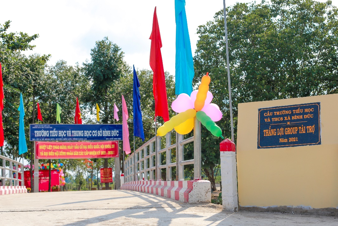 Khánh thành cầu trường Tiểu học và THCS Bình Đức (Bến Lức) do Tập đoàn Thắng Lợi tài trợ