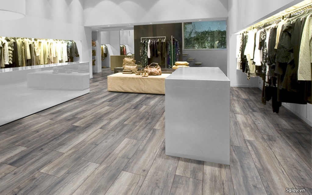 Cửa hàng thời trang sử dụng sàn nhựa dán keo Cửa hàng thời trang sử dụng sàn nhựa dán keo