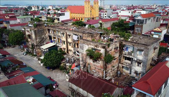 Vĩnh Phúc: Sống thấp thỏm trong khu tập thể chờ sập