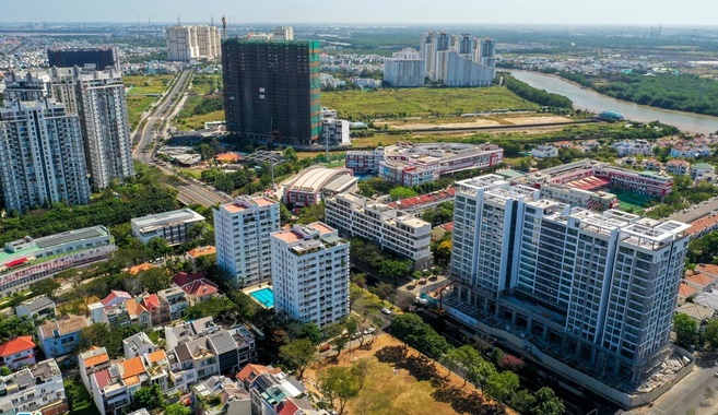 Khó khăn bủa vây doanh nghiệp bất động sản