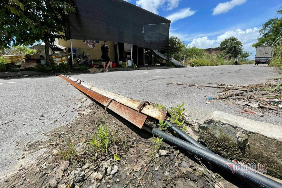 Khu đô thị nghìn tỷ 'khát nước' nhiều năm, dân khổ sở mua nước từ xe bồn Khu đô thị nghìn tỷ 'khát nước' nhiều năm, dân khổ sở mua nước từ xe bồn