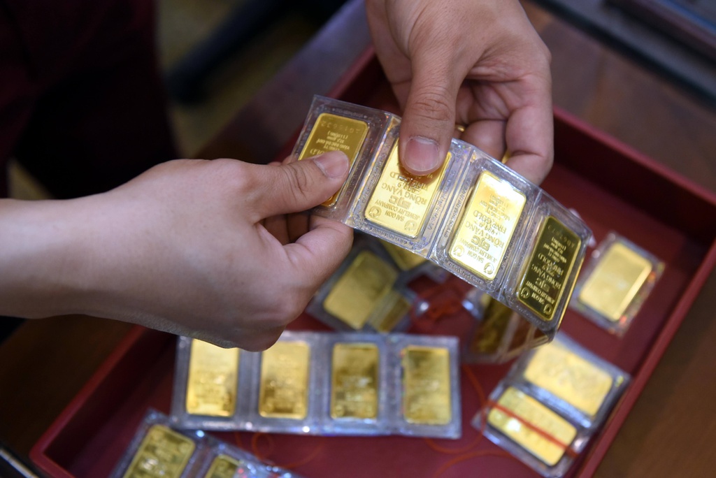 Điểm tin sáng: Vàng bất động, USD tiếp tục tăng mạnh