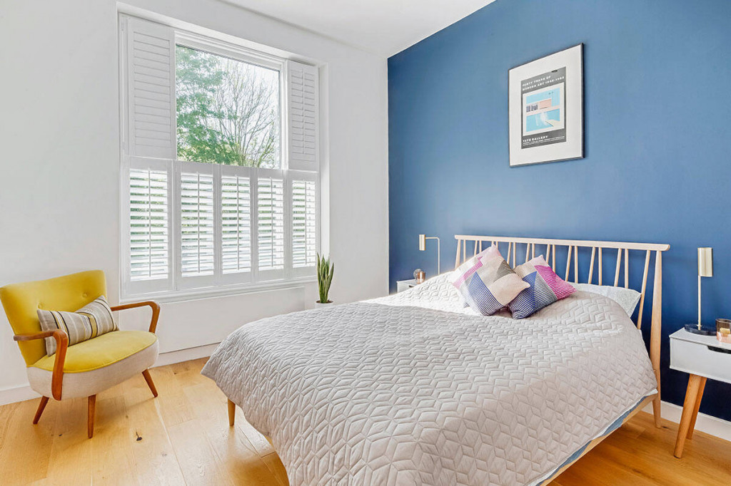 Cửa chớp 2 tầng trong phòng ngủ Cửa chớp 2 tầng trong phòng ngủ