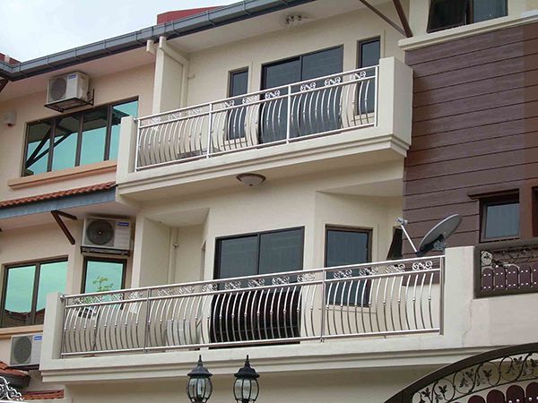 Lan can inox dạng uốn lượn Lan can inox dạng uốn lượn