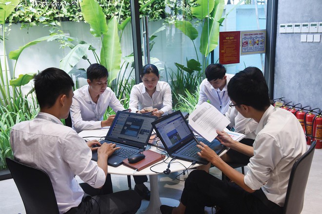 Môi giới bất động sản giật gấu vá vai Môi giới bất động sản giật gấu vá vai