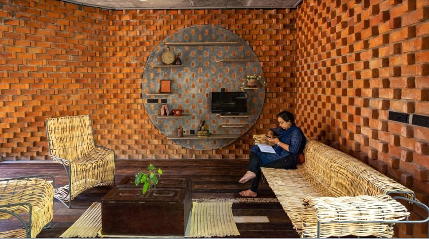 Ngôi nhà đặc biệt với những bức tường xoắn từ gạch ở Ấn Độ