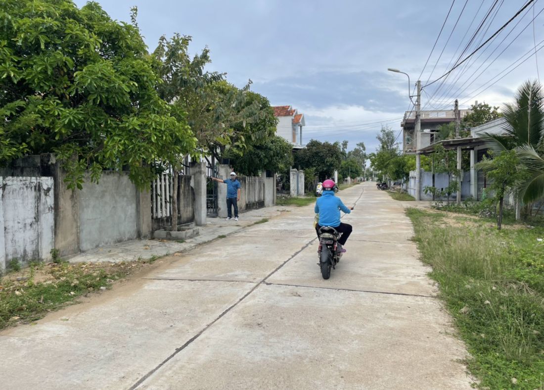 Bất động sản 24h: Bức xúc vì treo sổ đỏ do chính quyền làm sai