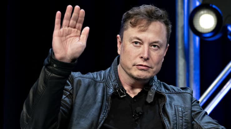 Bloomberg: Khối ngoại bán ròng kỷ lục cổ phiếu Việt Nam trong năm 2021 bất chấp thị trường tăng kỷ lục là do Tesla của Elon Musk và Bitcoin