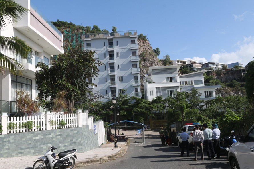 Nha Trang cưỡng chế biệt thự xây vượt tầng tại khu đô thị cao cấp