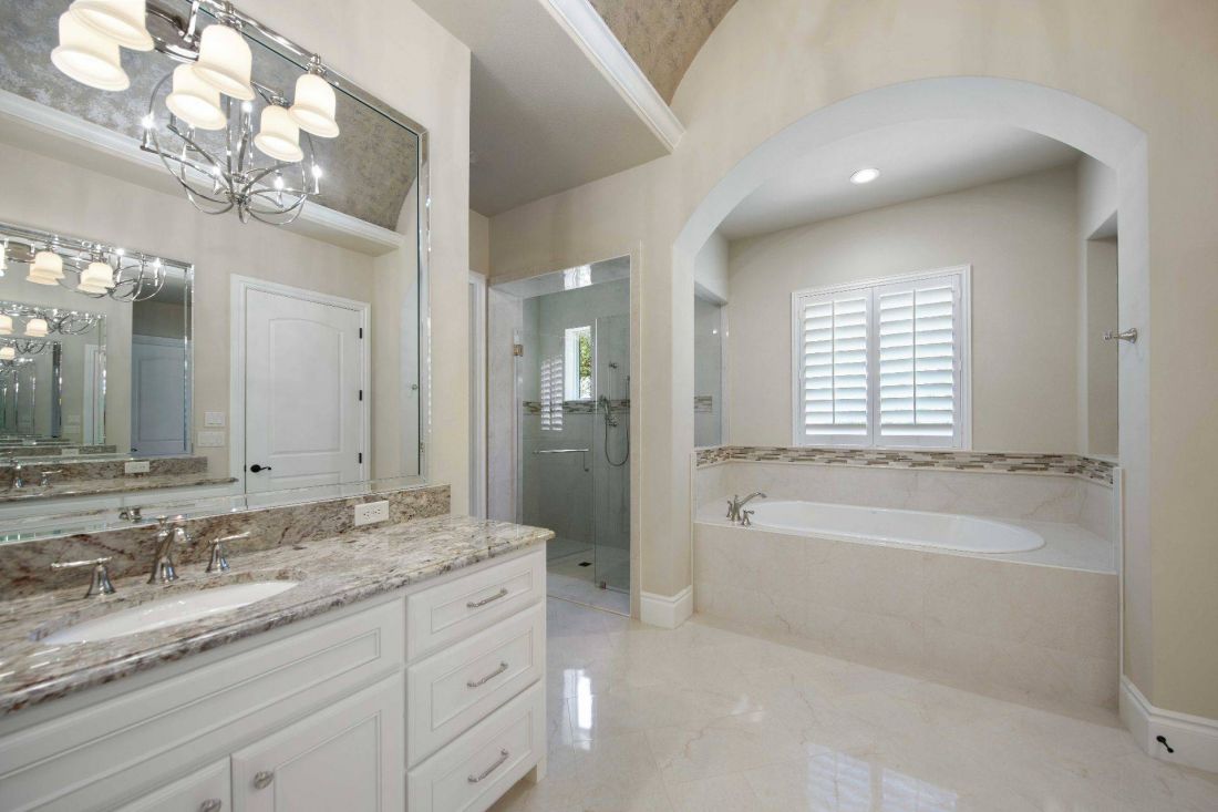 8 ý tưởng thông minh thiết kế cửa sổ phòng tắm