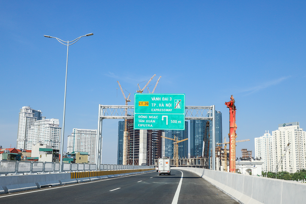 Ram lên xuống cầu cạn Mai Dịch – Nam Thăng Long đã hoàn thiện, chờ ngày thông xe