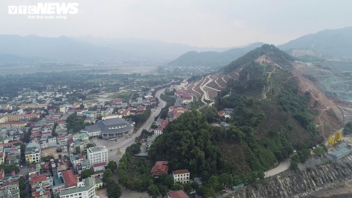 'Xây sửa trụ sở gây sạt lở gần đập thủy điện': Tỉnh Hòa Bình phản hồi thế nào?