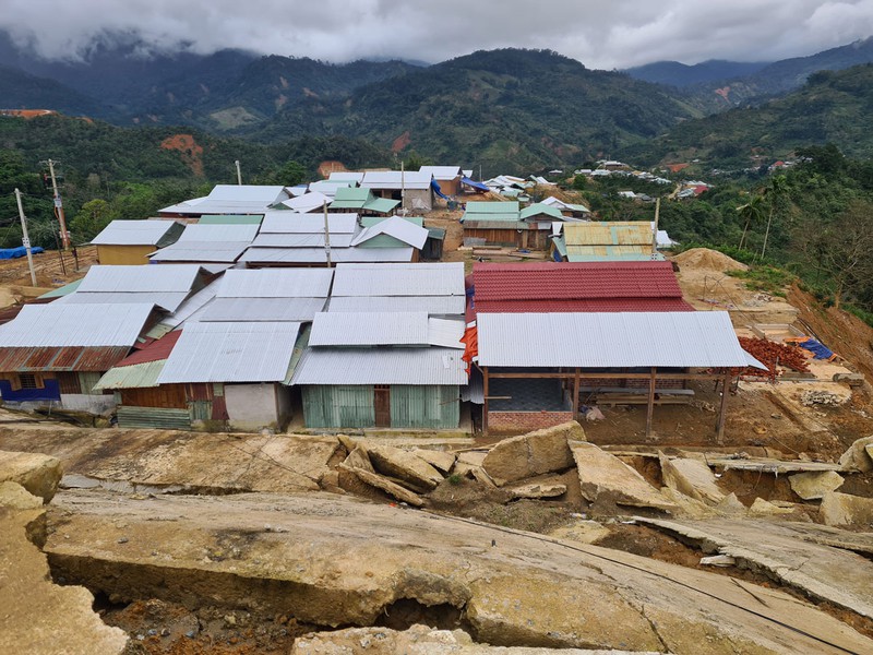Quảng Nam: Dân ám ảnh vì chạy đâu cũng gặp sạt lở