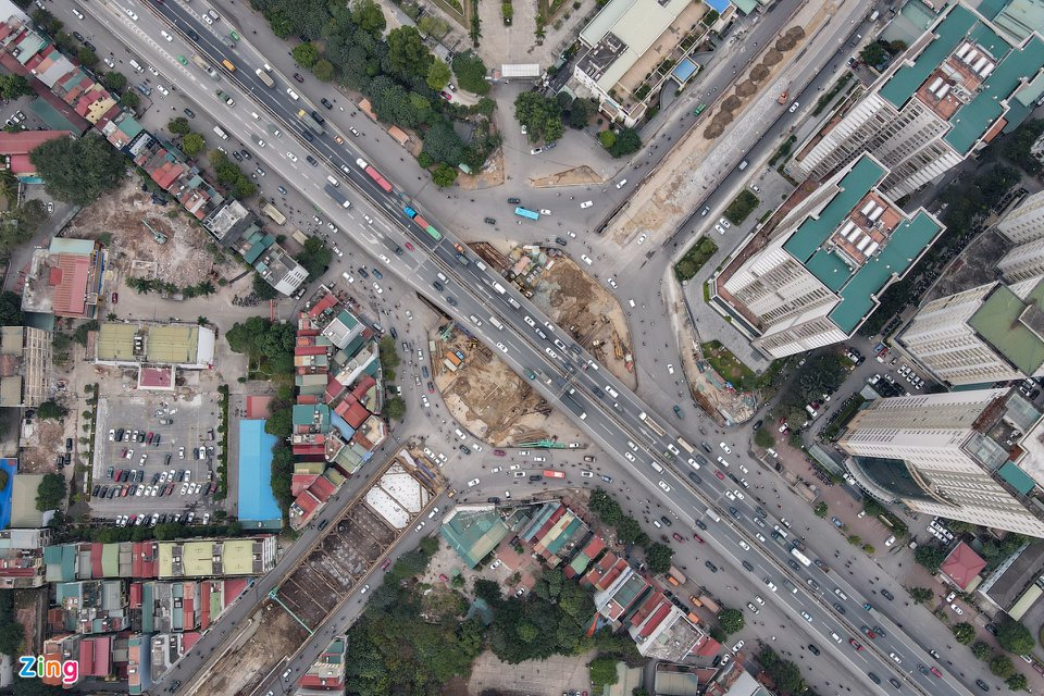 Nút giao 3 tầng Lê Văn Lương hơn 700 tỷ đồng dần thành hình