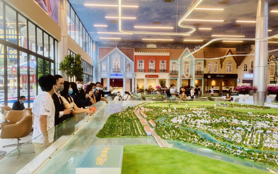 TP.HCM: Nhiều người đổ xô đi săn nhà đất giá rẻ cận Tết