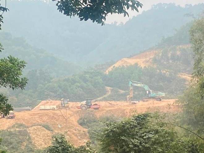 Hòa Bình: Chưa được cấp phép, chủ đầu tư sân golf Phúc Tiến đã xẻ núi, bạt rừng làm sân golf