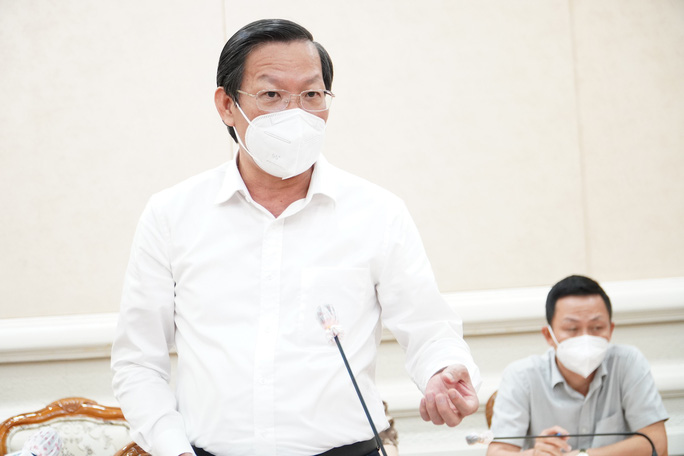 Chủ tịch UBND TP HCM trực tiếp gỡ khó NƠXH, chung cư cũ