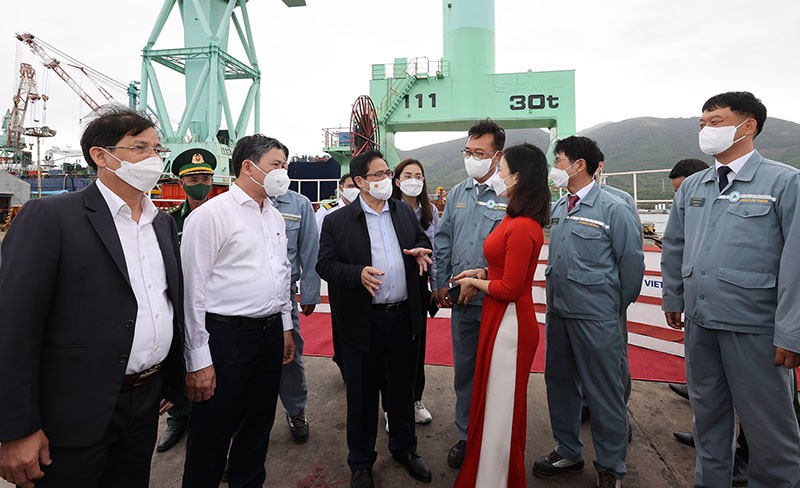 Thủ tướng: Thúc đẩy hợp tác công tư trong phát triển khu kinh tế Vân Phong Thủ tướng: Thúc đẩy hợp tác công tư trong phát triển khu kinh tế Vân Phong