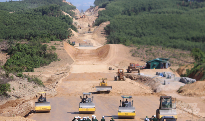 Ngăn chặn chuyển nhượng đất đai để trục lợi từ dự án cao tốc Bắc - Nam, Quảng Ngãi chỉ đạo 'nóng'