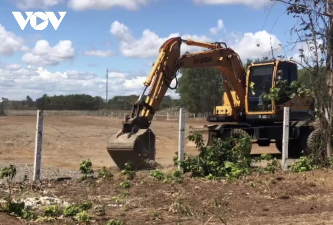 Phá dỡ hàng loạt đường giao thông hình thành trên đất nông nghiệp ở Bà Rịa – Vũng Tàu Phá dỡ hàng loạt đường giao thông hình thành trên đất nông nghiệp ở Bà Rịa – Vũng Tàu