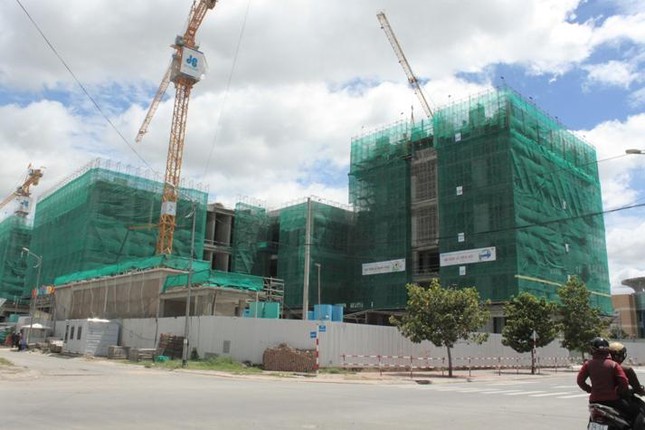 Rủi ro kép có thể làm khó thị trường bất động sản 2022