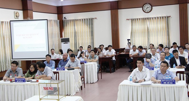 Những khoảng hở đấu giá đất