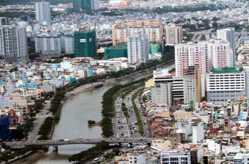 Bất động sản 24h: Khan hiếm nguồn cung, giá căn hộ leo thang?