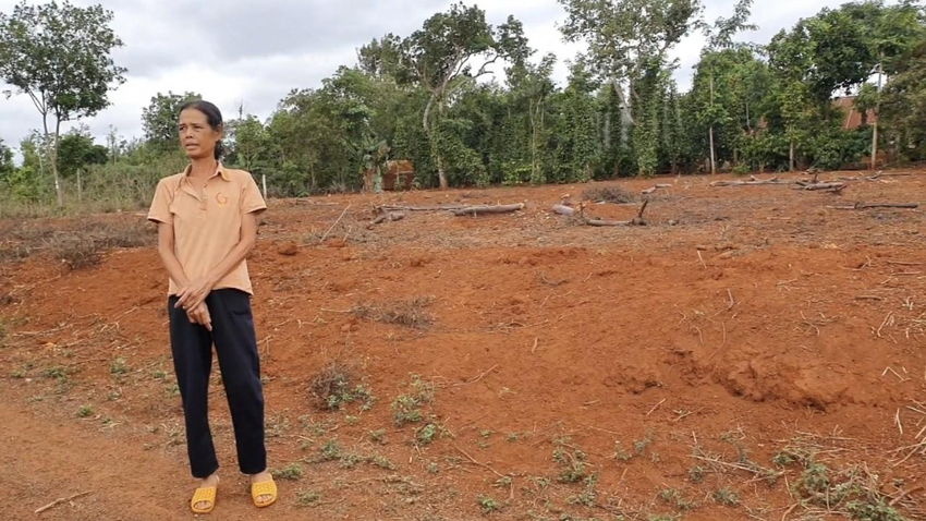 Dân nghèo trắng tay trong cơn sốt đất