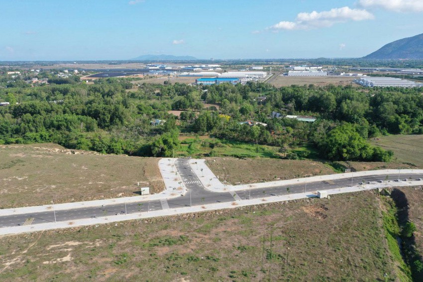 Dân khổ vì dự án khu đô thị, sân golf treo hơn 13 năm