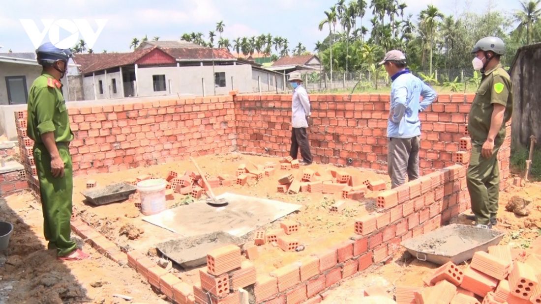 Quảng Ngãi yêu cầu ngăn chặn xây công trình trái phép chờ đền bù từ dự án cao tốc Bắc-Nam Quảng Ngãi yêu cầu ngăn chặn xây công trình trái phép chờ đền bù từ dự án cao tốc Bắc-Nam