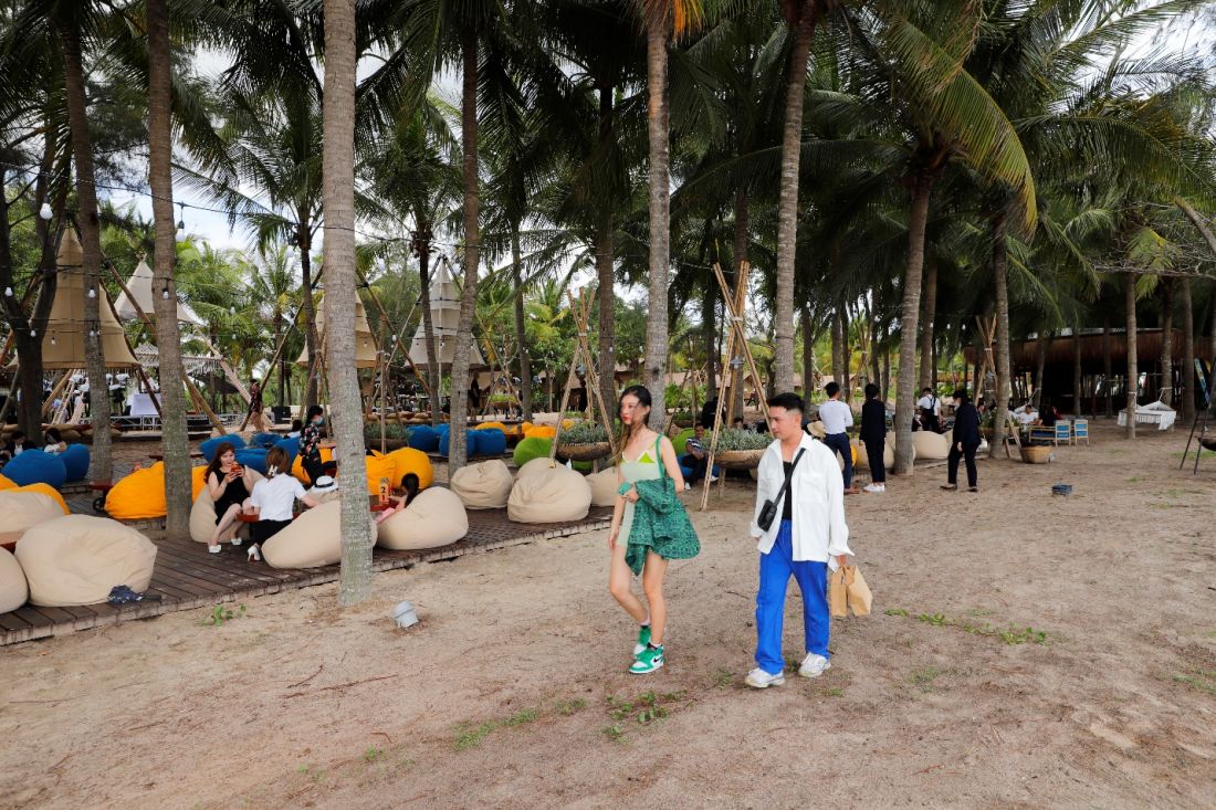 Hola Beach hút du khách đến Thanh Long Bay, nhà đầu tư tăng tốc săn nhà phố trong đô thị du lịch